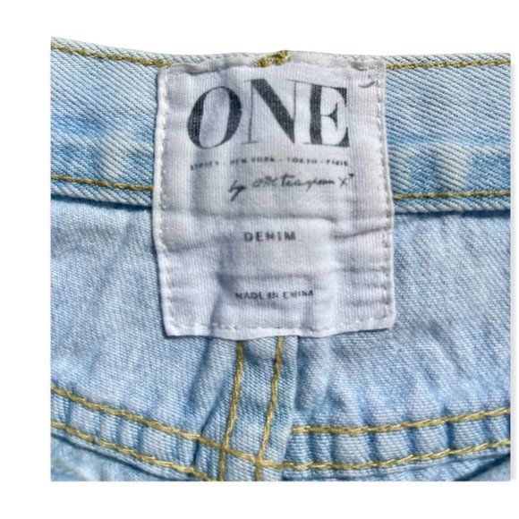 One Teaspoon, Denim White Wash Shorts, Size 28, Great Condition, Sexy & Soft - Picture 3 of 4